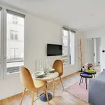 Appartement de 258 m² avec 1 chambre(s) en location à Paris