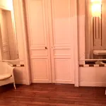 Rent 1 bedroom apartment of 850 m² in Paris