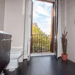 Rent a room of 220 m² in madrid