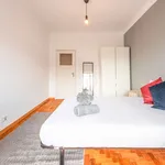 Rent 5 bedroom apartment of 11 m² in Lisbon