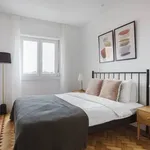 Rent 4 bedroom apartment of 101 m² in Lisbon