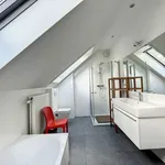 Huur 3 slaapkamer huis van 2800 m² in Uccle