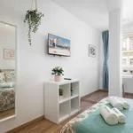 Rent 1 bedroom apartment of 55 m² in Porto