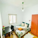 Rent a room of 140 m² in Madrid