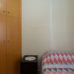 Rent a room of 80 m² in barcelona