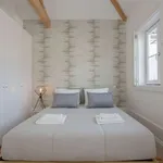 Rent 1 bedroom apartment of 65 m² in porto