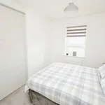 Rent 2 bedroom flat in South East England