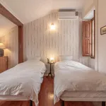 Rent a room of 100 m² in lisbon