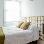 Rent 4 bedroom apartment in Madrid