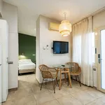 Rent 1 bedroom apartment of 25 m² in Barcelona