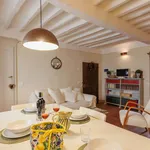 Rent 3 bedroom apartment in Cortona