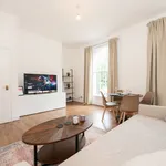 Rent 1 bedroom flat of 603 m² in London