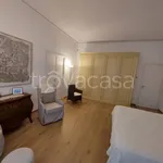 Affitto 4 camera casa di 219 m² in Palermo