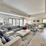 Rent 5 bedroom house of 599 m² in Dubai