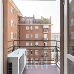 Rent 2 bedroom apartment of 55 m² in Milan