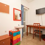 Rent a room of 250 m² in granada