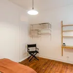 Rent a room of 117 m² in lisbon