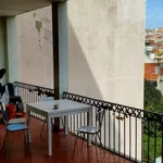 Rent a room of 162 m² in Lisbon