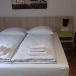 Miete 6 Schlafzimmer wohnung von 1399 m² in Bremen