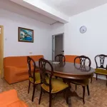 Rent a room of 130 m² in granada