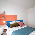 Rent 4 bedroom apartment in Paris