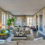 Affitto 4 camera appartamento di 245 m² in Milan