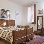 Rent 2 bedroom apartment in Venice