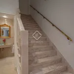 Alquilo 7 dormitorio casa de 1 m² en Madrid