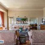 Rent 5 bedroom apartment of 200 m² in Milan