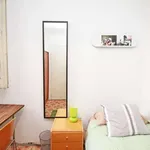 Rent a room of 100 m² in barcelona