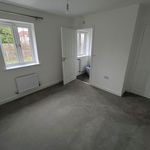 Rent 3 bedroom flat in East Midlands