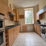 Rent 3 bedroom flat in Reigate and Banstead