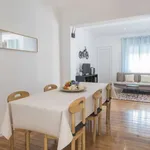 Rent a room of 100 m² in lisbon