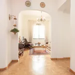 Rent 4 bedroom apartment in Madrid