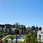 Alquilo 3 dormitorio apartamento de 212 m² en Marbella