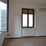 Rent 3 bedroom apartment of 85 m² in Bari