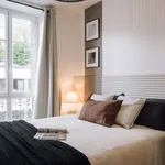 Appartement de 46 m² avec 3 chambre(s) en location à Paris