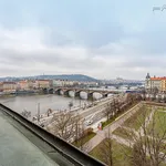 Pronajměte si 5 ložnic/e byt o rozloze 250 m² v Prague