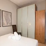 Rent 3 bedroom apartment of 35 m² in Barcelona