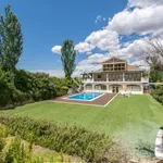 Rent 6 bedroom house of 700 m² in Madrid