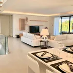 Rent 6 bedroom house of 400 m² in Marbella