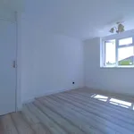 Rent 3 bedroom flat in East Of England