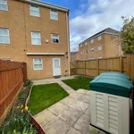 Rent 3 bedroom house in Bradford