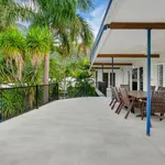 Rent 4 bedroom house in Palm Cove