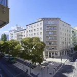 Rent a room of 250 m² in Lisbon