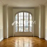 Rent 5 bedroom apartment of 148 m² in Paris