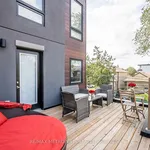 Maison de 2497 m² avec 6 chambre(s) en location à Toronto