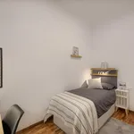 Rent 7 bedroom apartment in Barcelona