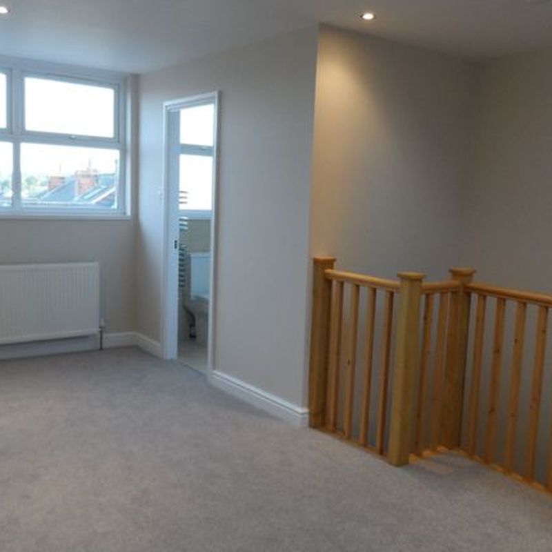 Terraced house to rent in Old Hall Road, Chesterfield S40 Brampton
