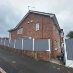 Rent 2 bedroom flat in East Midlands